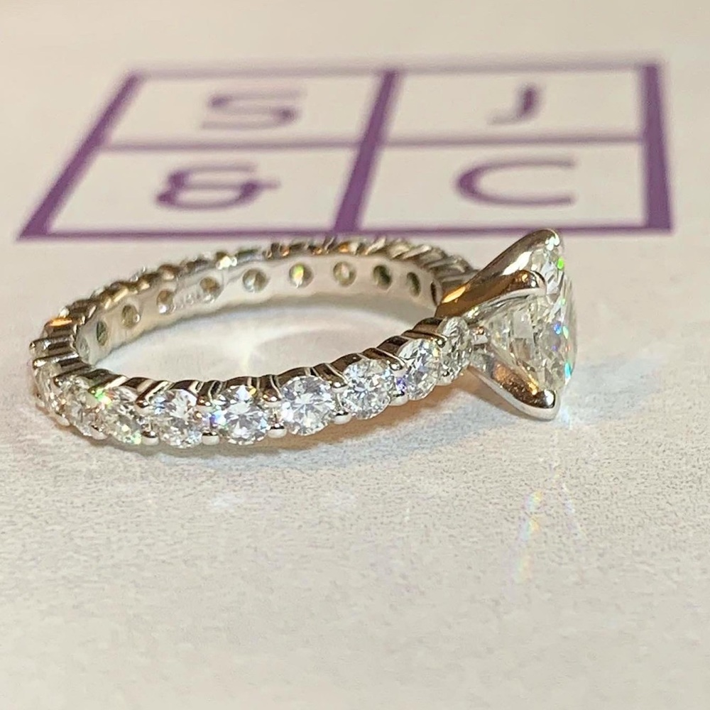 18k Diamond Eternity Ring